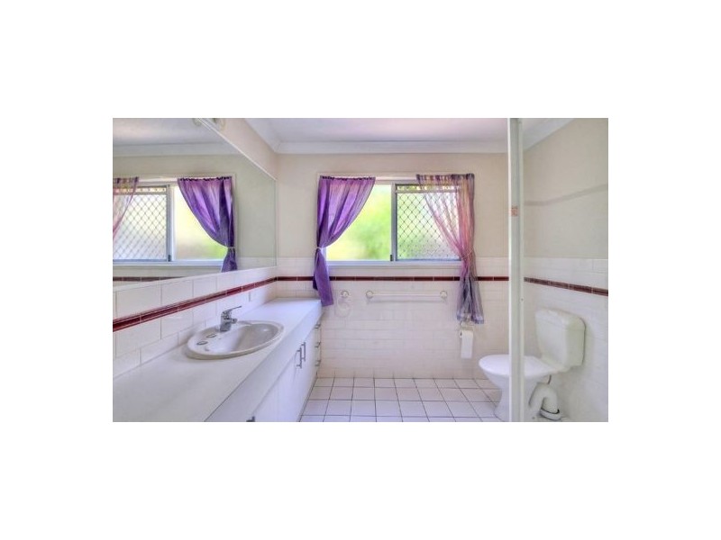 4 Eastcourt Lane, Sunnybank Hills QLD 4109