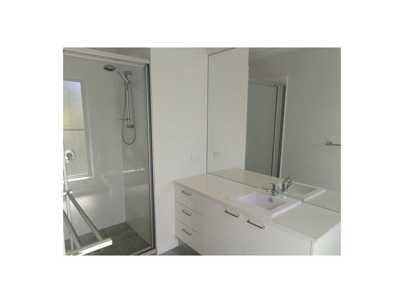 18/20 Salisbury St, Redland Bay QLD 4165