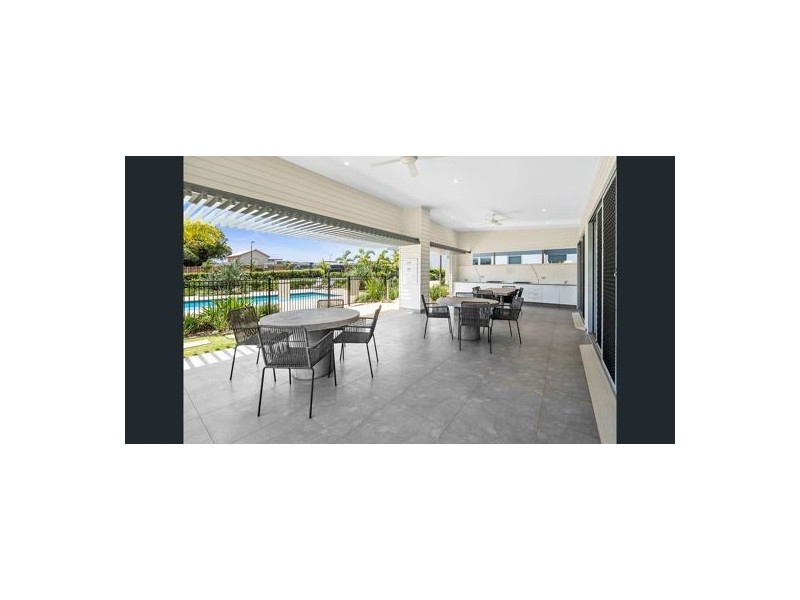 18/20 Salisbury St, Redland Bay QLD 4165
