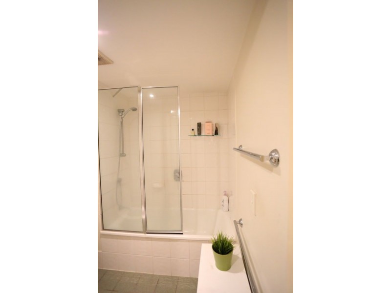 16 7 landsborough tce, Toowong QLD 4066