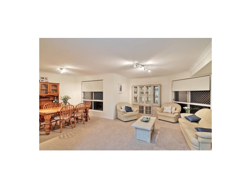 84 Poinciana Crescent, Stretton QLD 4116