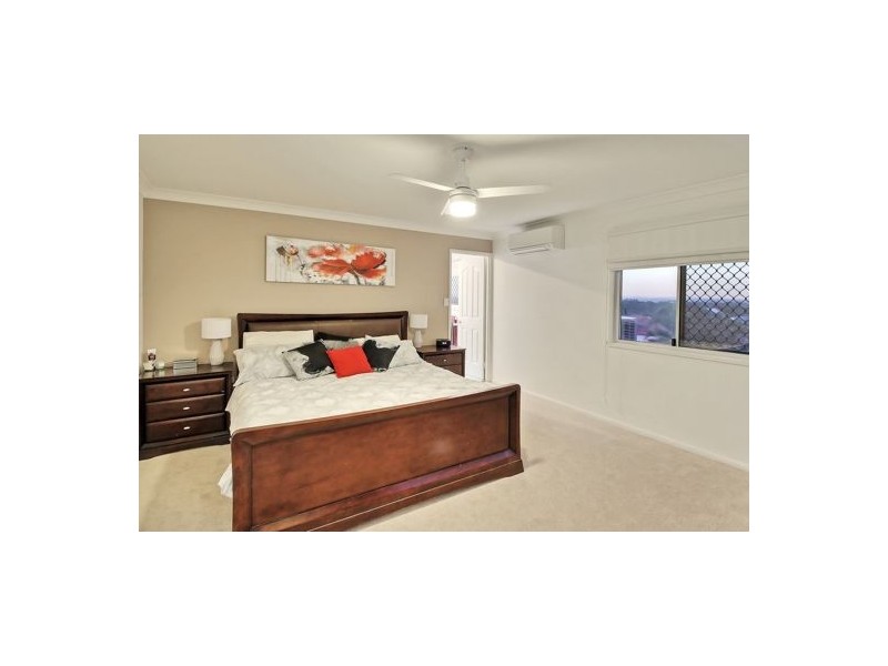 84 Poinciana Crescent, Stretton QLD 4116