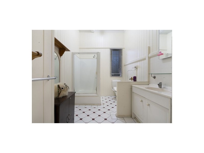 258 Ekibin Road East, Tarragindi QLD 4121