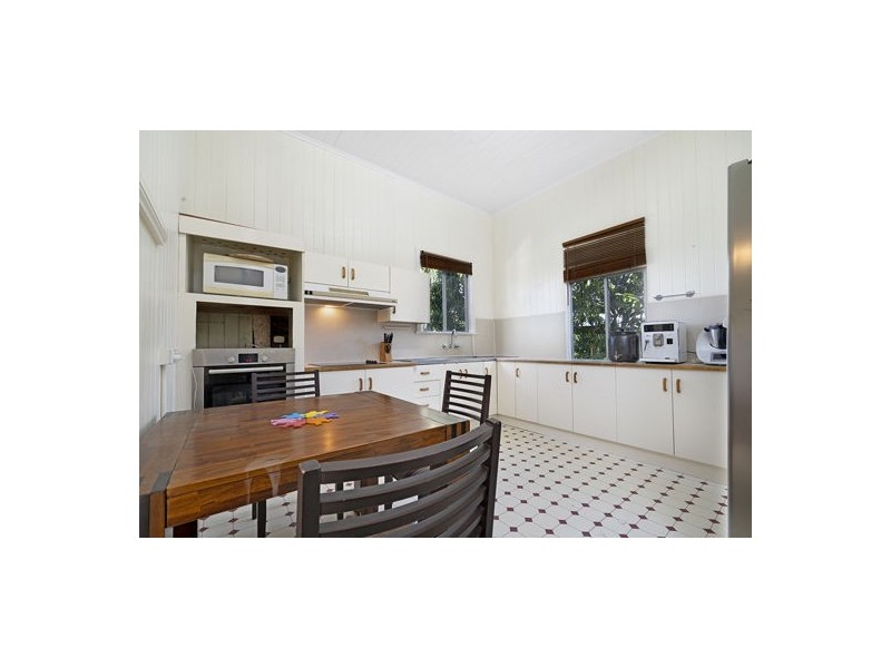 258 Ekibin Road East, Tarragindi QLD 4121