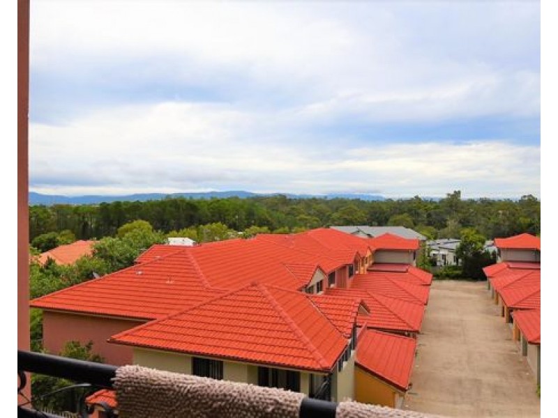 39/2 Geraldton Drive, Varsity Lakes QLD 4227