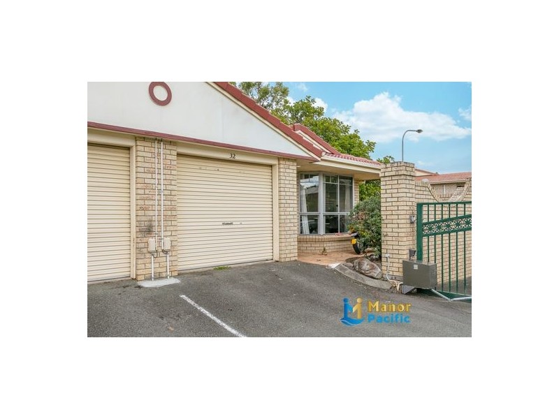 32 Lawrence Close, Robertson QLD 4109