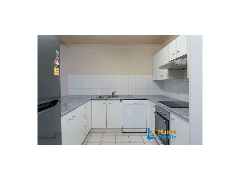 32 Lawrence Close, Robertson QLD 4109