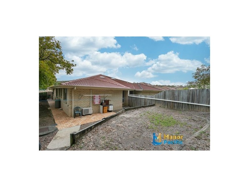 32 Lawrence Close, Robertson QLD 4109