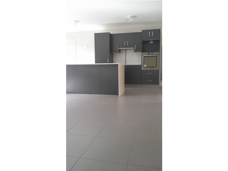 2 33 South Quarter Drive, Loganlea QLD 4131