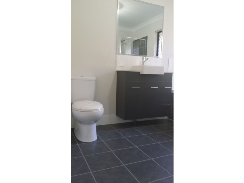 2 33 South Quarter Drive, Loganlea QLD 4131