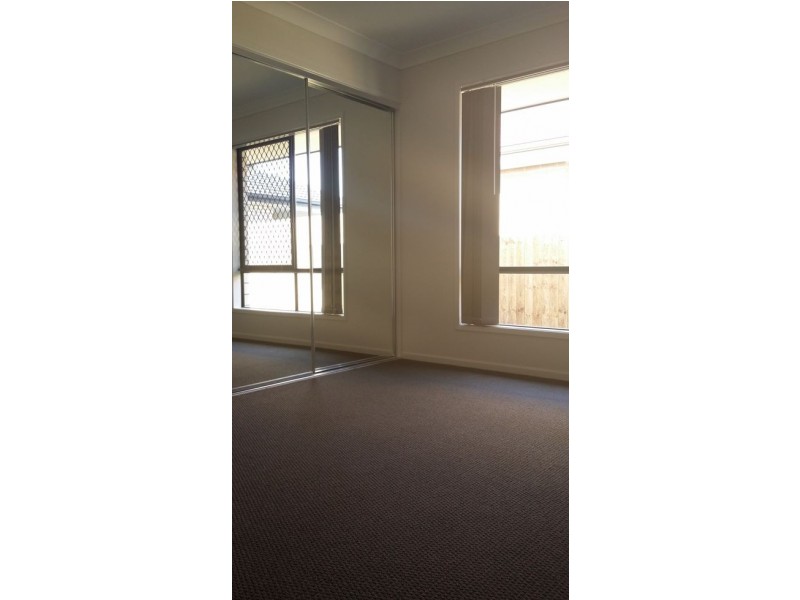 2 33 South Quarter Drive, Loganlea QLD 4131