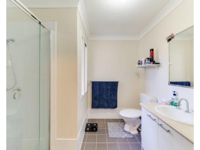 21 Earnshaw Street, Calamvale QLD 4116