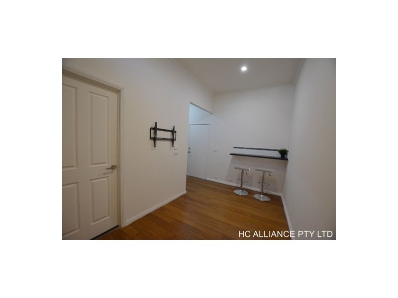 8 67 HEUSSLER TCE, Milton QLD 4064