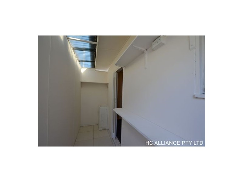8 67 HEUSSLER TCE, Milton QLD 4064
