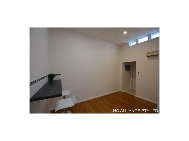 8 67 HEUSSLER TCE, Milton QLD 4064