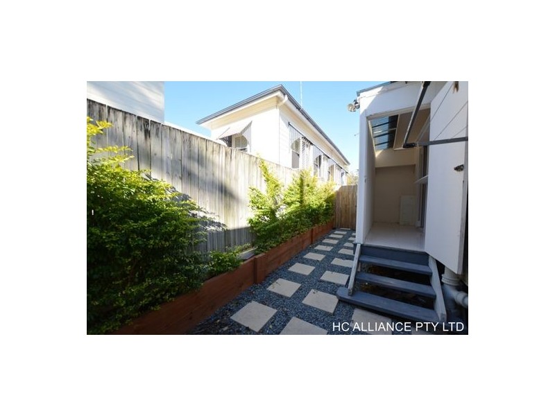 8 67 HEUSSLER TCE, Milton QLD 4064