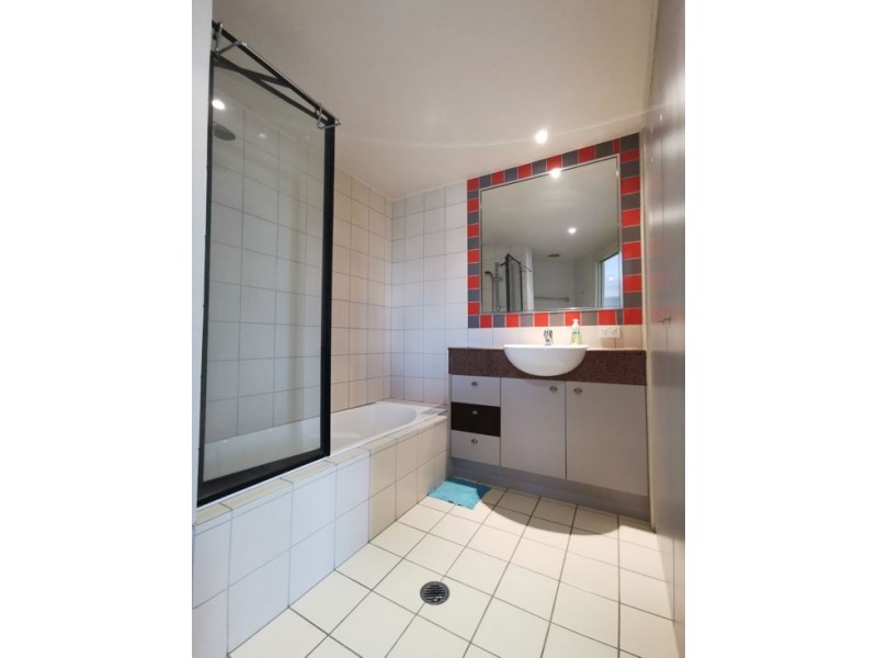 27 / 451 Gregory Terrace, Spring Hill QLD 4000