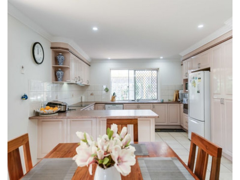 40 Lingle Street, Robertson QLD 4109