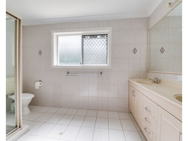 40 Lingle Street, Robertson QLD 4109