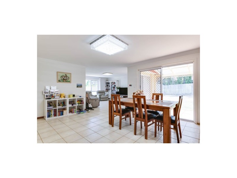 40 Lingle ST, Robertson QLD 4109