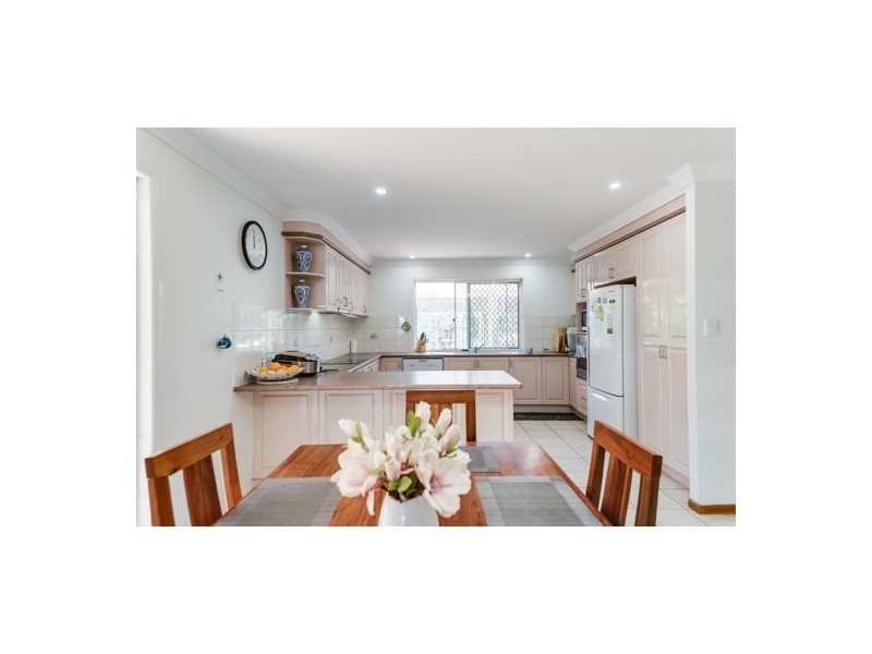 40 Lingle ST, Robertson QLD 4109