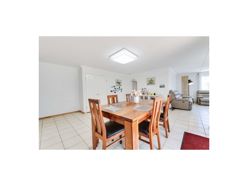 40 Lingle ST, Robertson QLD 4109