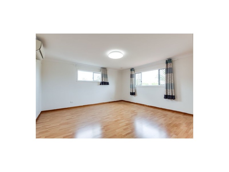 40 Lingle ST, Robertson QLD 4109