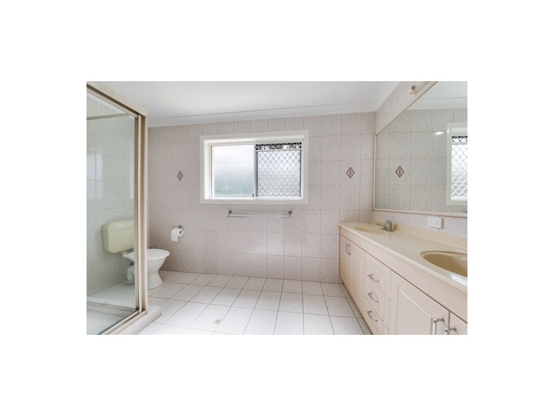 40 Lingle ST, Robertson QLD 4109