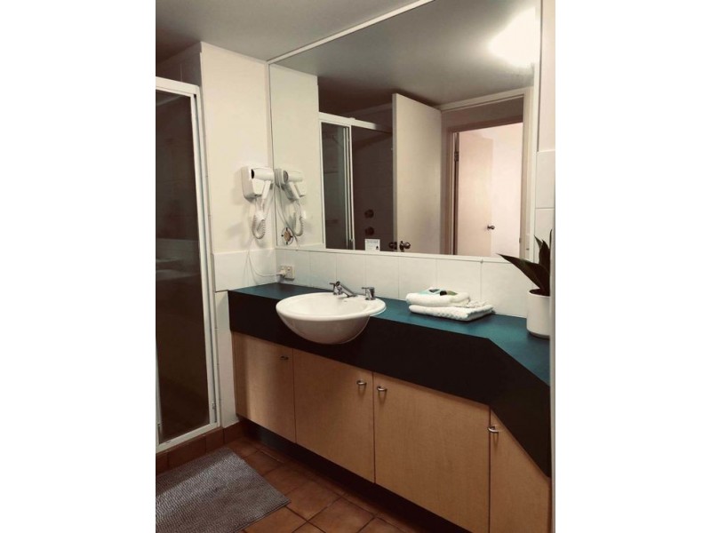 U2 11-17 Philip Avenue,, Broadbeach QLD 4218