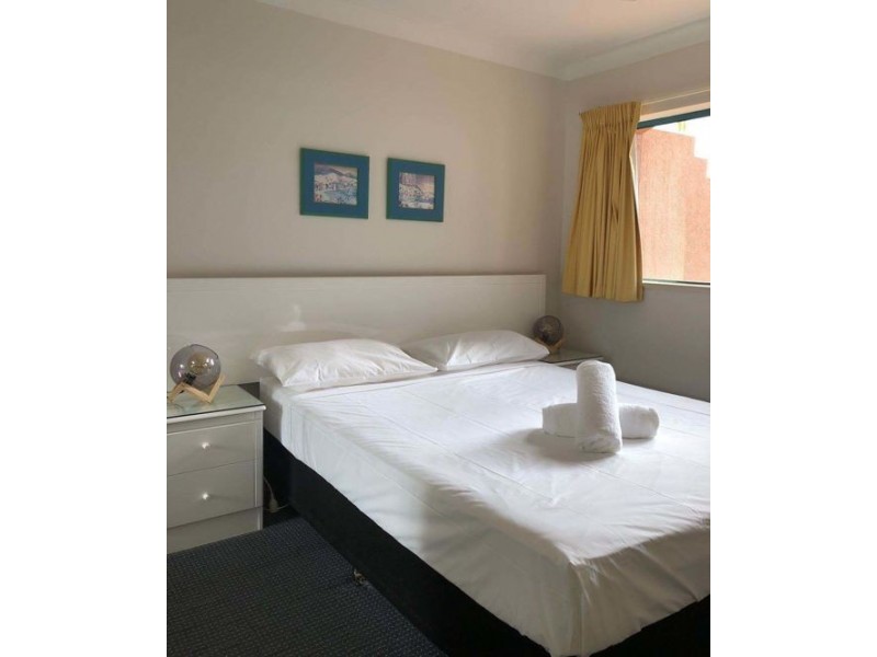 U2 11-17 Philip Avenue,, Broadbeach QLD 4218