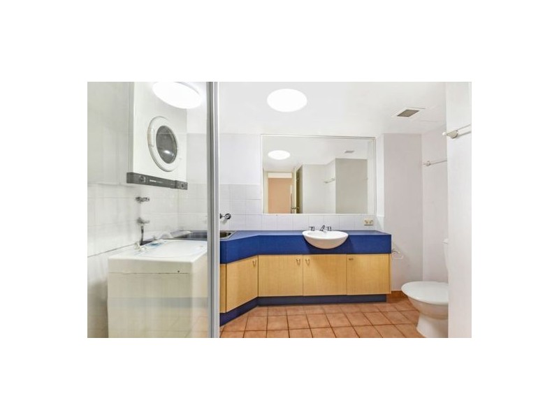 30 11-17, Broadbeach QLD 4218