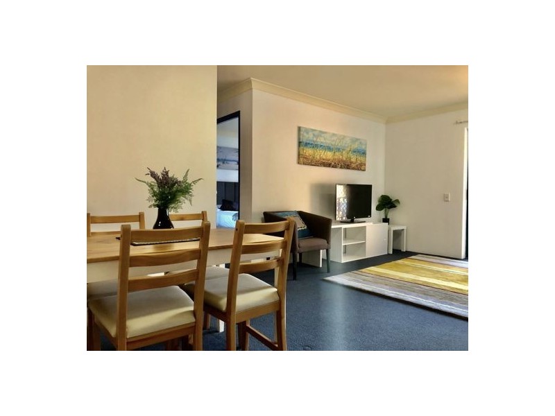 30 11-17, Broadbeach QLD 4218