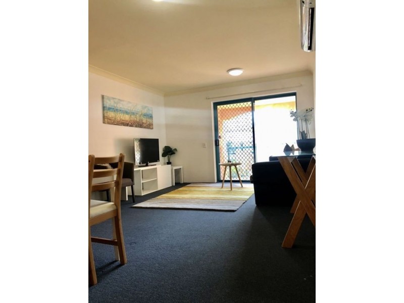 30 11-17, Broadbeach QLD 4218