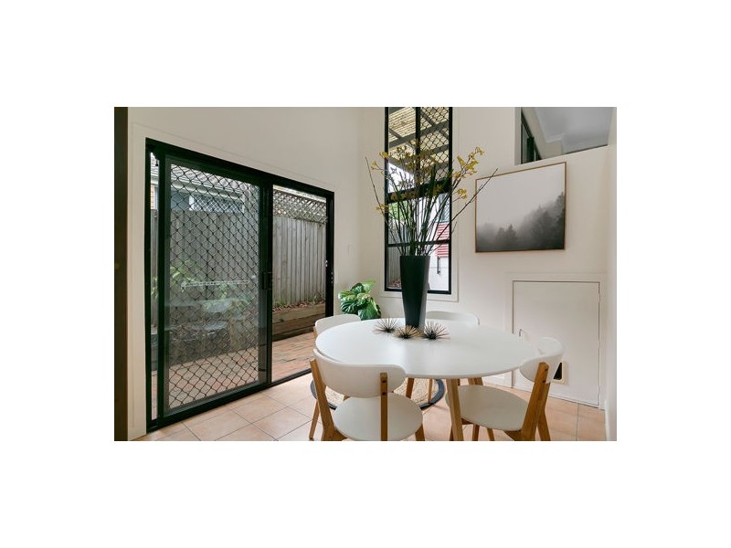 97A Lambert Rd, Indooroopilly QLD 4068