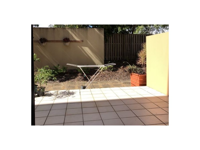 23/2 Geraldton Drive, Varsity Lakes QLD 4227