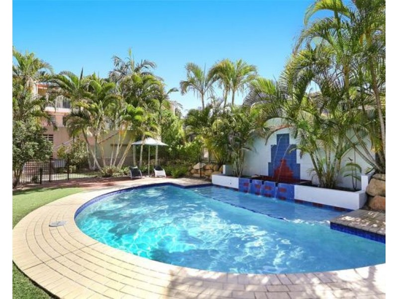 2 Waverley Road, Taringa QLD 4068