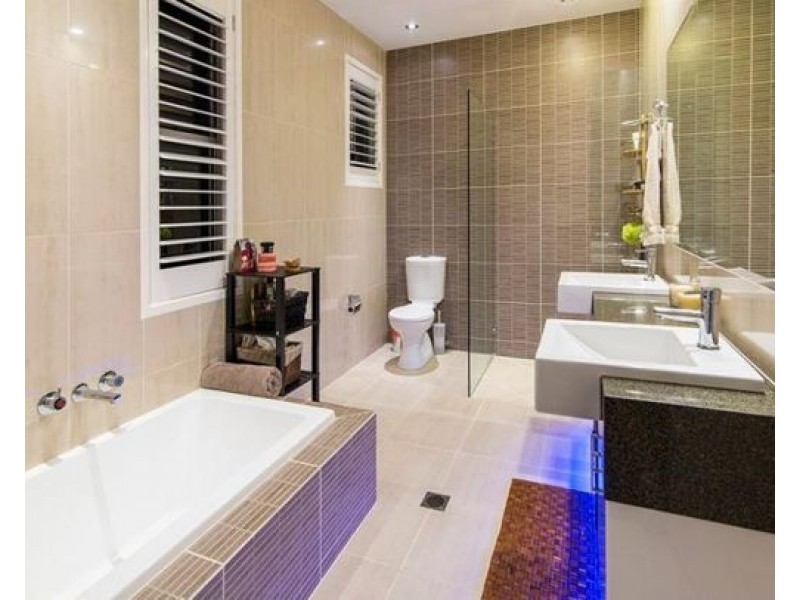 219 Stanhill Drive, Surfers Paradise QLD 4217