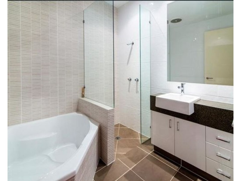 219 Stanhill Drive, Surfers Paradise QLD 4217
