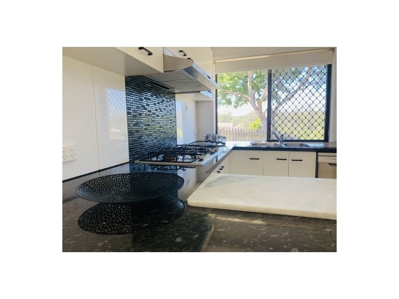 15 Leru Street, Mansfield QLD 4122