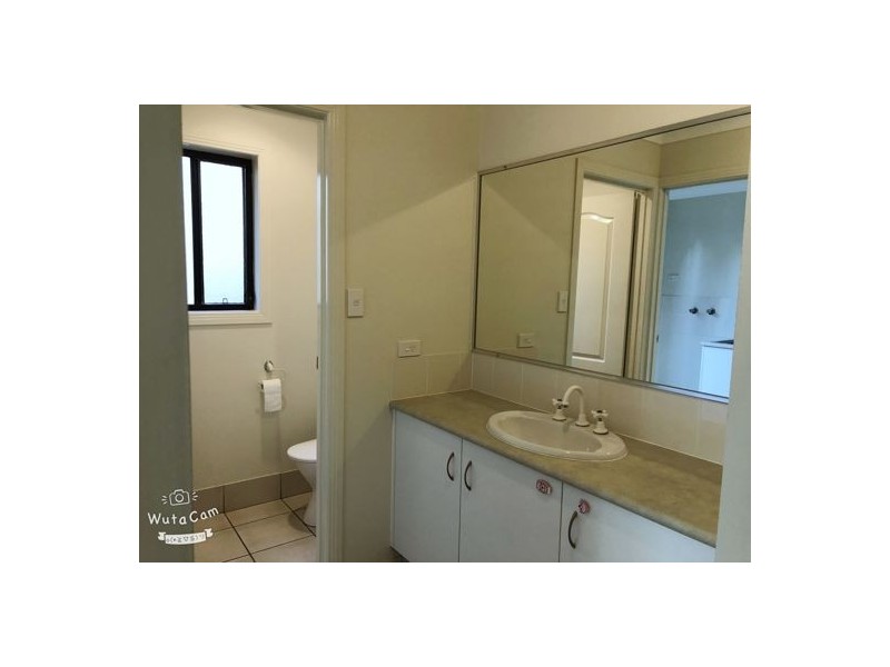 73 Tiger Dr, Arundel QLD 4214