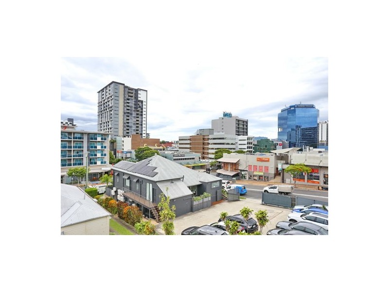 60 Sherwood rd, Toowong QLD 4066