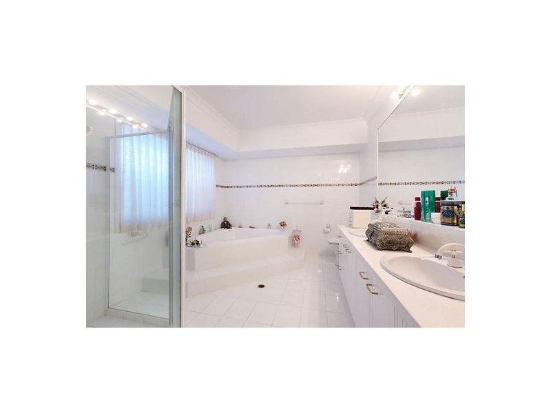 2 Key Largo, Clear Island Waters QLD 4226