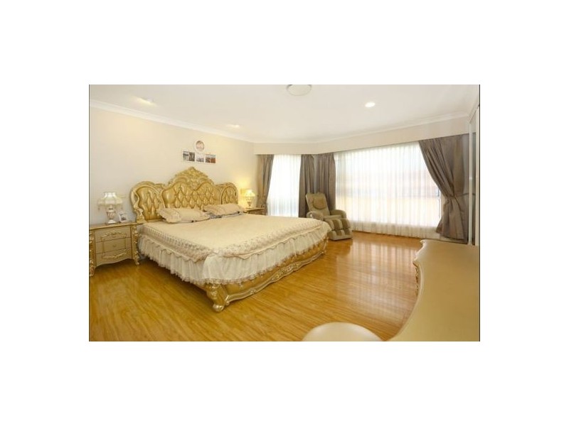 2 Key Largo, Clear Island Waters QLD 4226