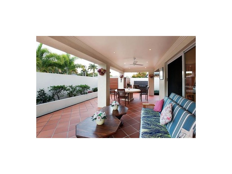 2 Key Largo, Clear Island Waters QLD 4226