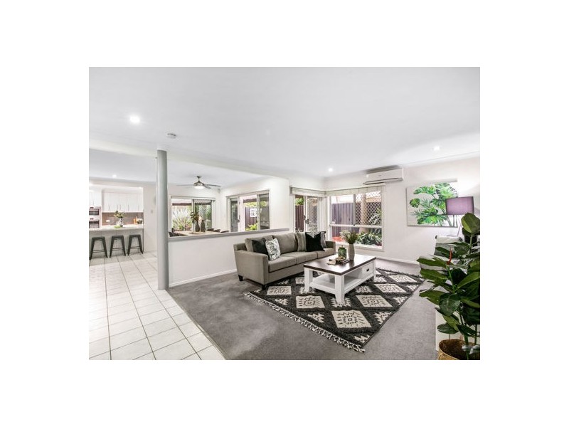 1 Ellesmere Place, Parkinson QLD 4115
