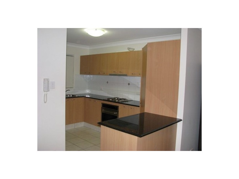 8/18 Geraldton Drive, Varsity Lakes QLD 4227