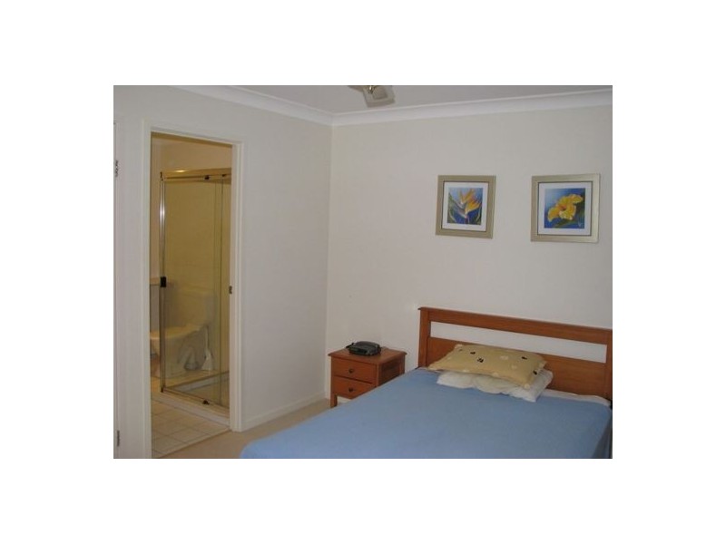 8/18 Geraldton Drive, Varsity Lakes QLD 4227