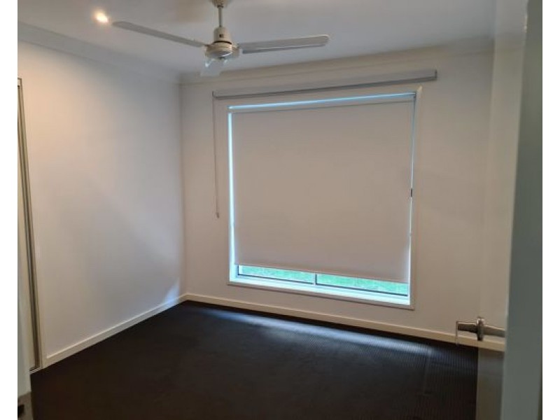 11 Greenvale Cres, Maudsland QLD 4210