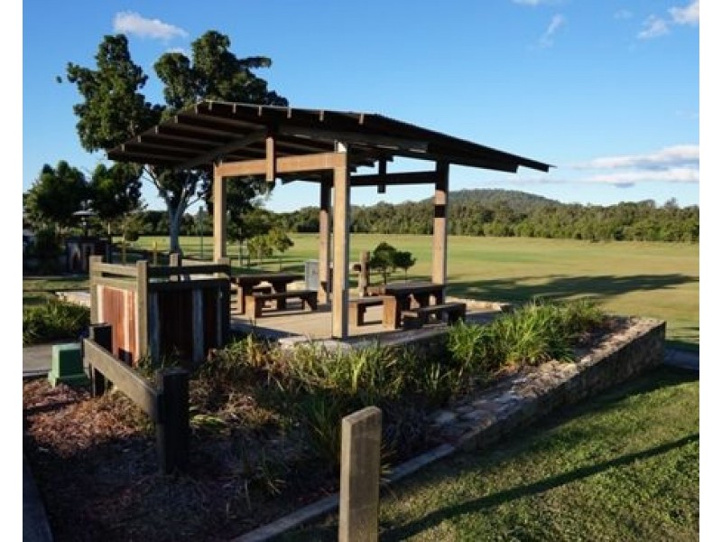 11 Greenvale Cres, Maudsland QLD 4210