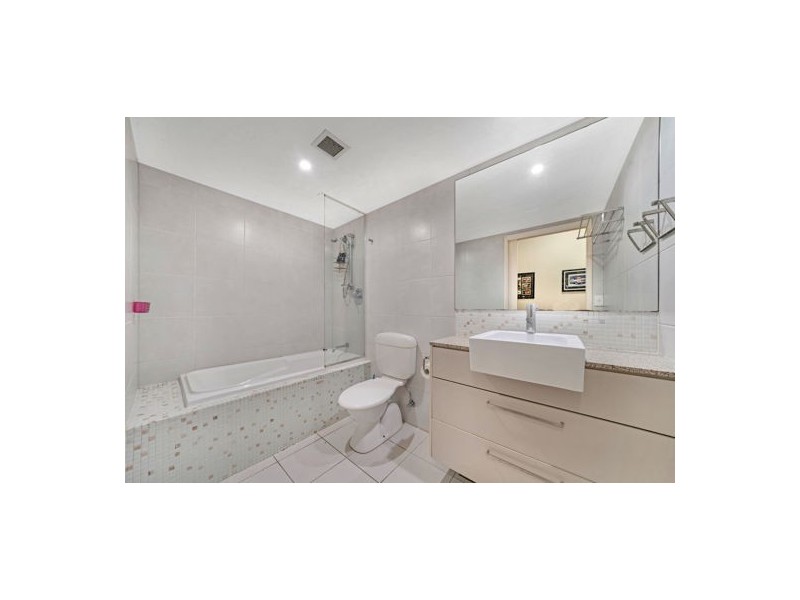 4206/12 Executive Dr, Burleigh Waters QLD 4220